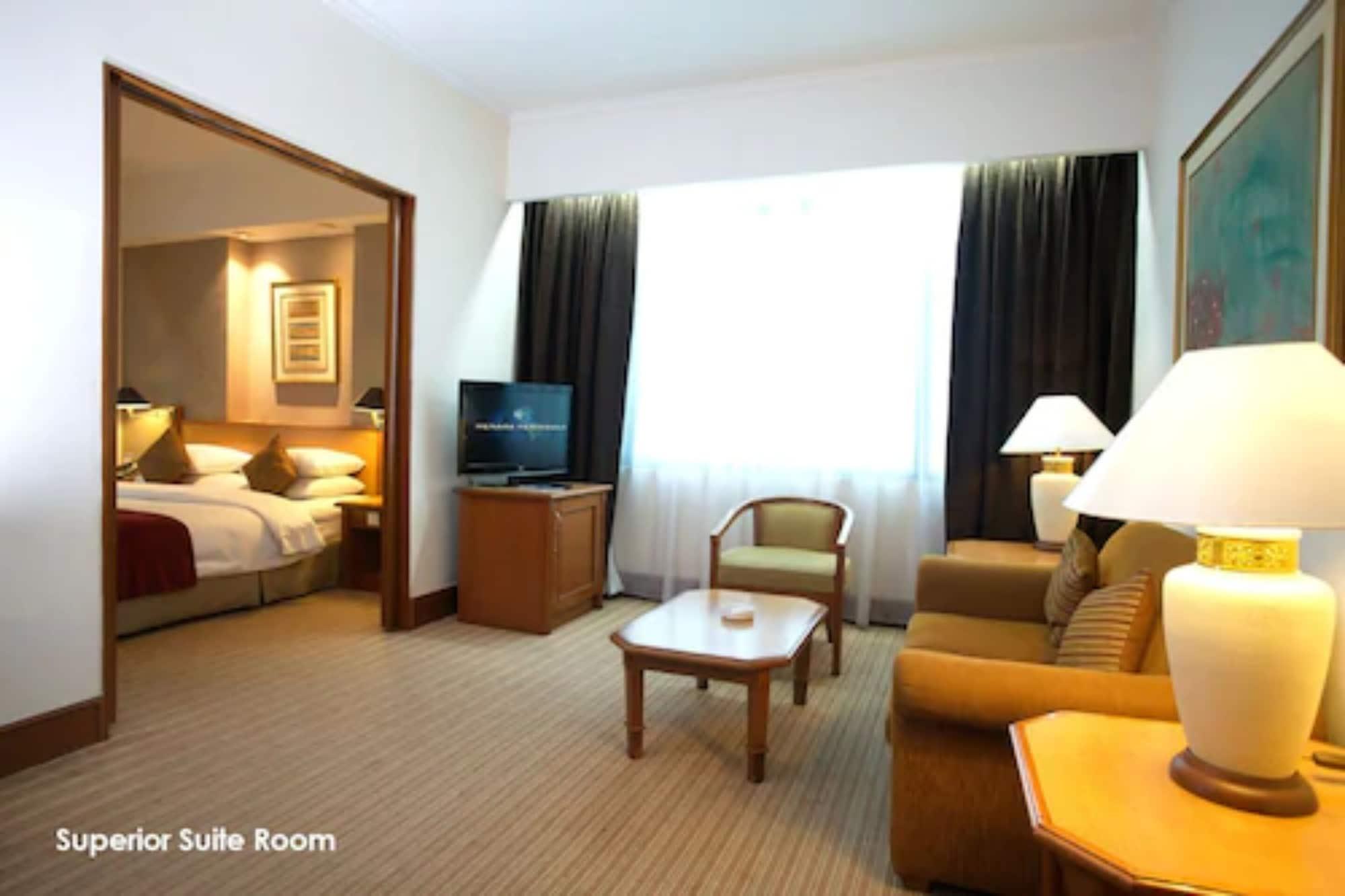 Menara Peninsula Hotel Jakarta Exterior photo