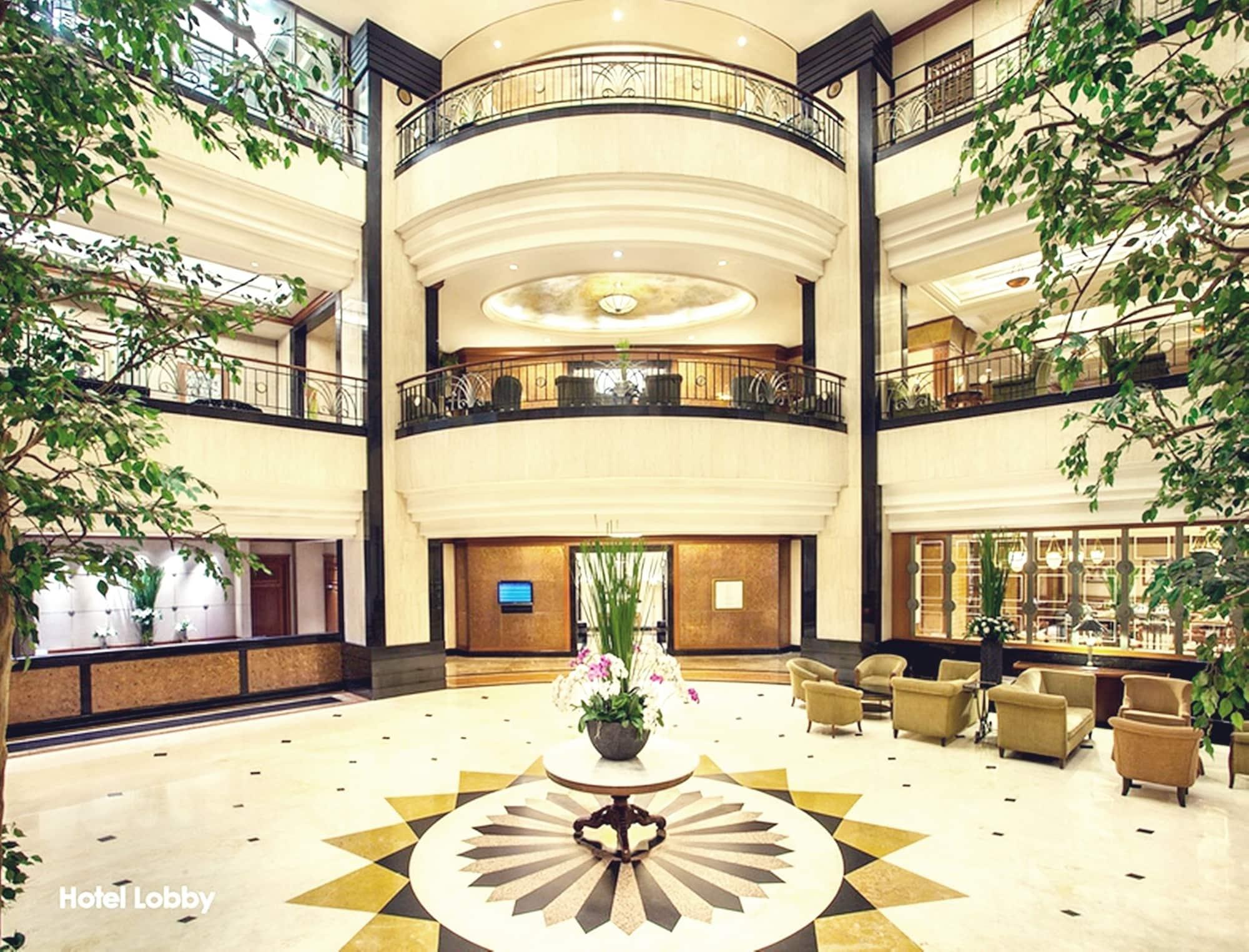Menara Peninsula Hotel Jakarta Exterior photo