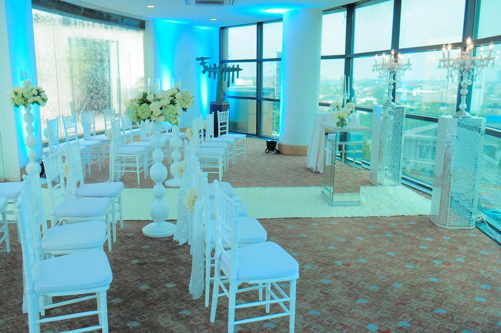 Menara Peninsula Hotel Jakarta Exterior photo