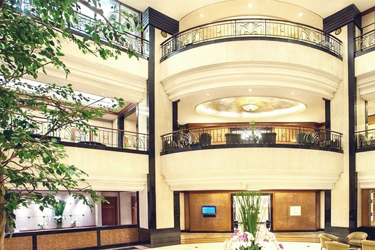 Menara Peninsula Hotel Jakarta Exterior photo