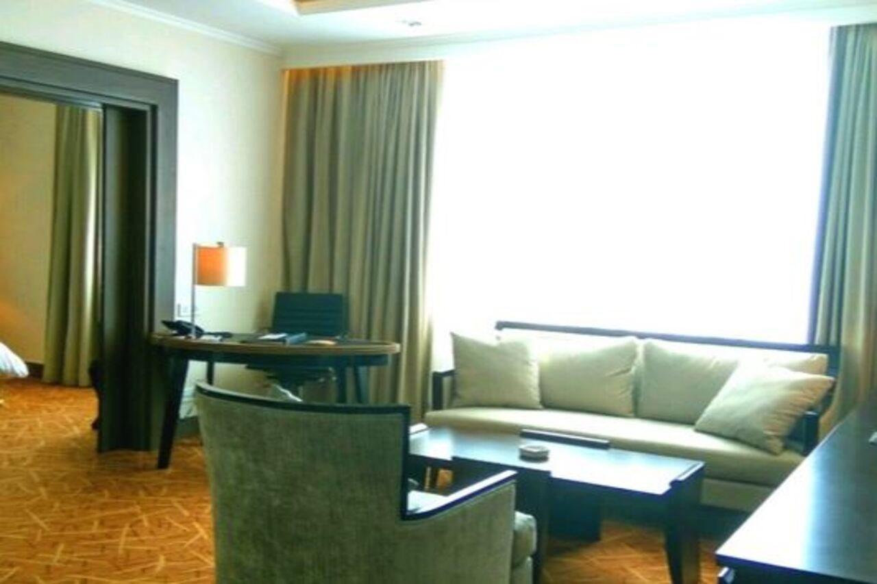 Menara Peninsula Hotel Jakarta Exterior photo