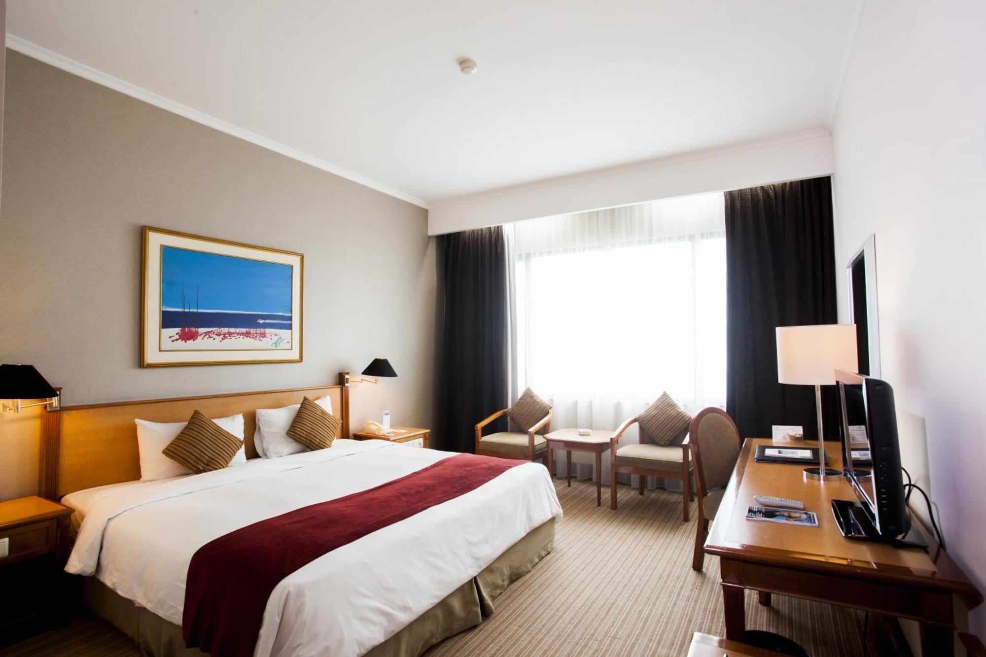 Menara Peninsula Hotel Jakarta Exterior photo