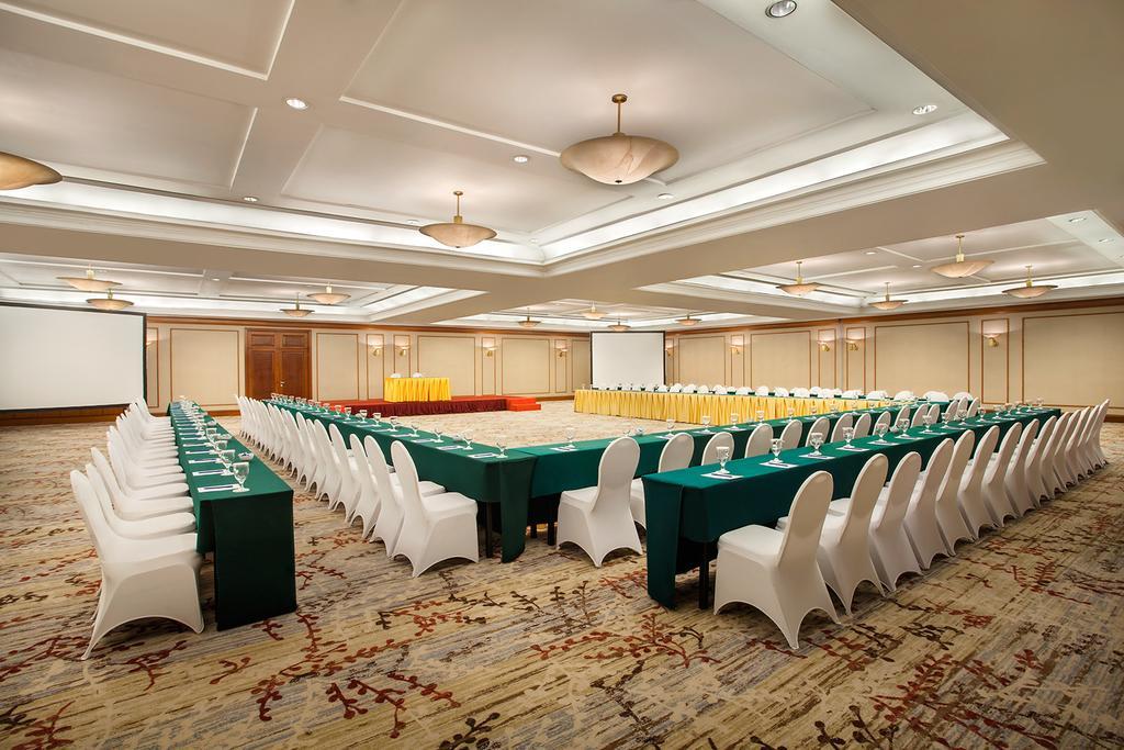 Menara Peninsula Hotel Jakarta Exterior photo