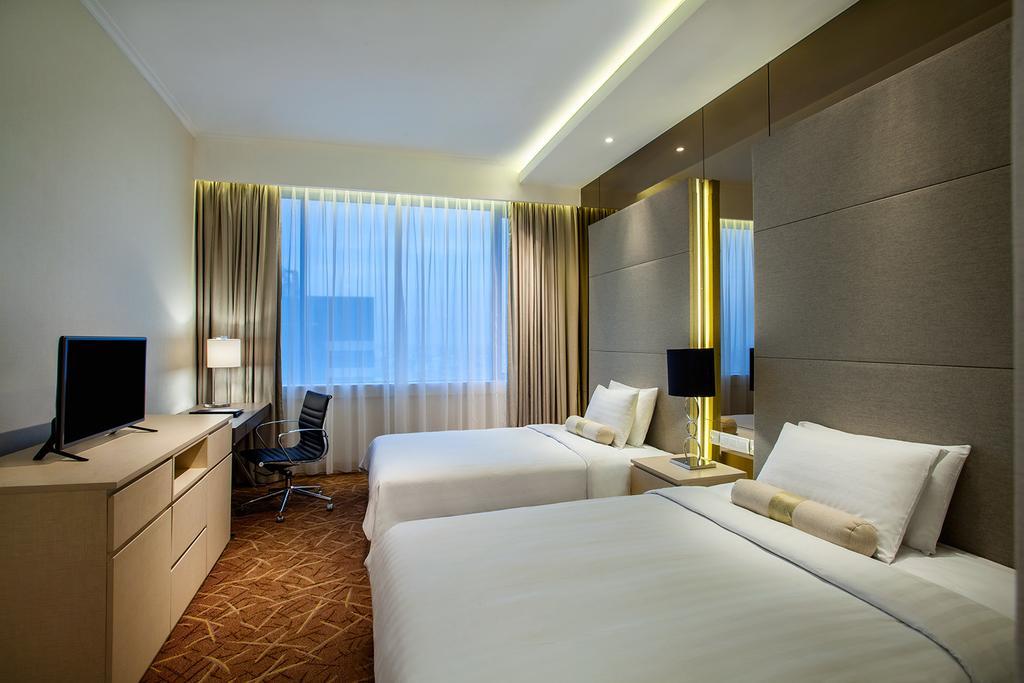 Menara Peninsula Hotel Jakarta Exterior photo