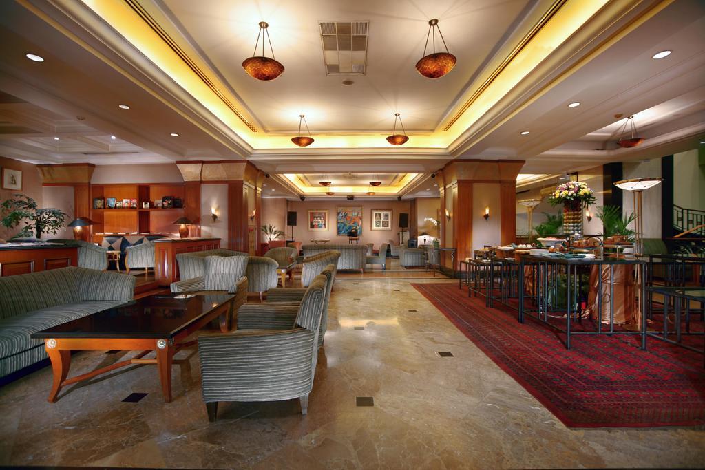 Menara Peninsula Hotel Jakarta Exterior photo