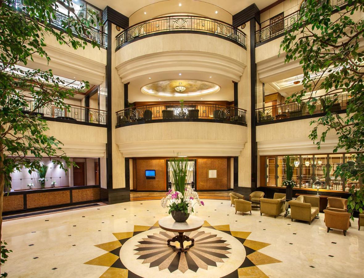 Menara Peninsula Hotel Jakarta Exterior photo