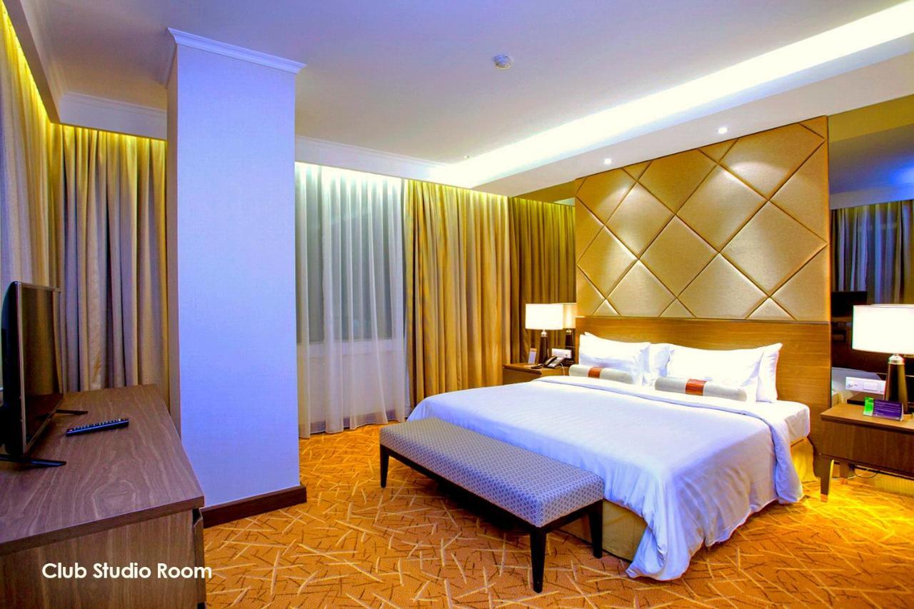 Menara Peninsula Hotel Jakarta Exterior photo