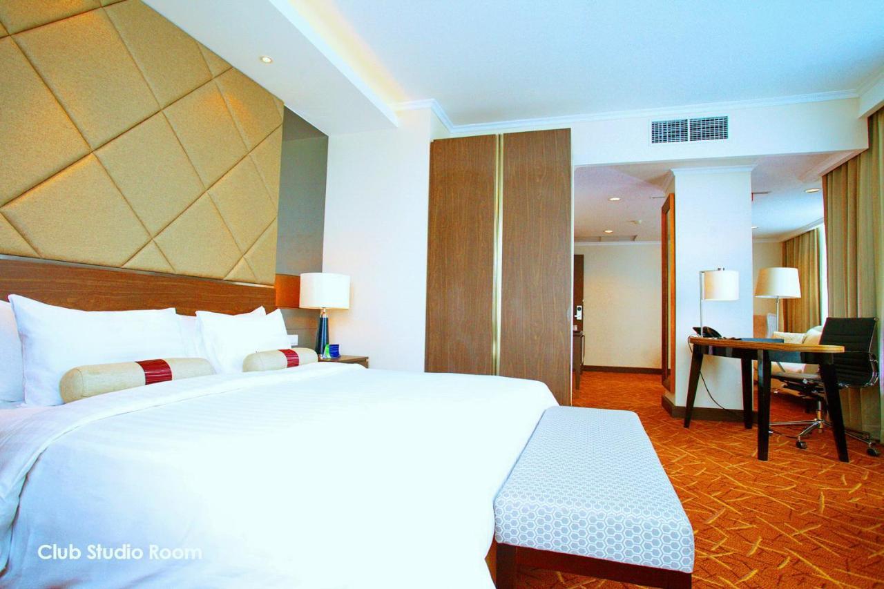Menara Peninsula Hotel Jakarta Exterior photo